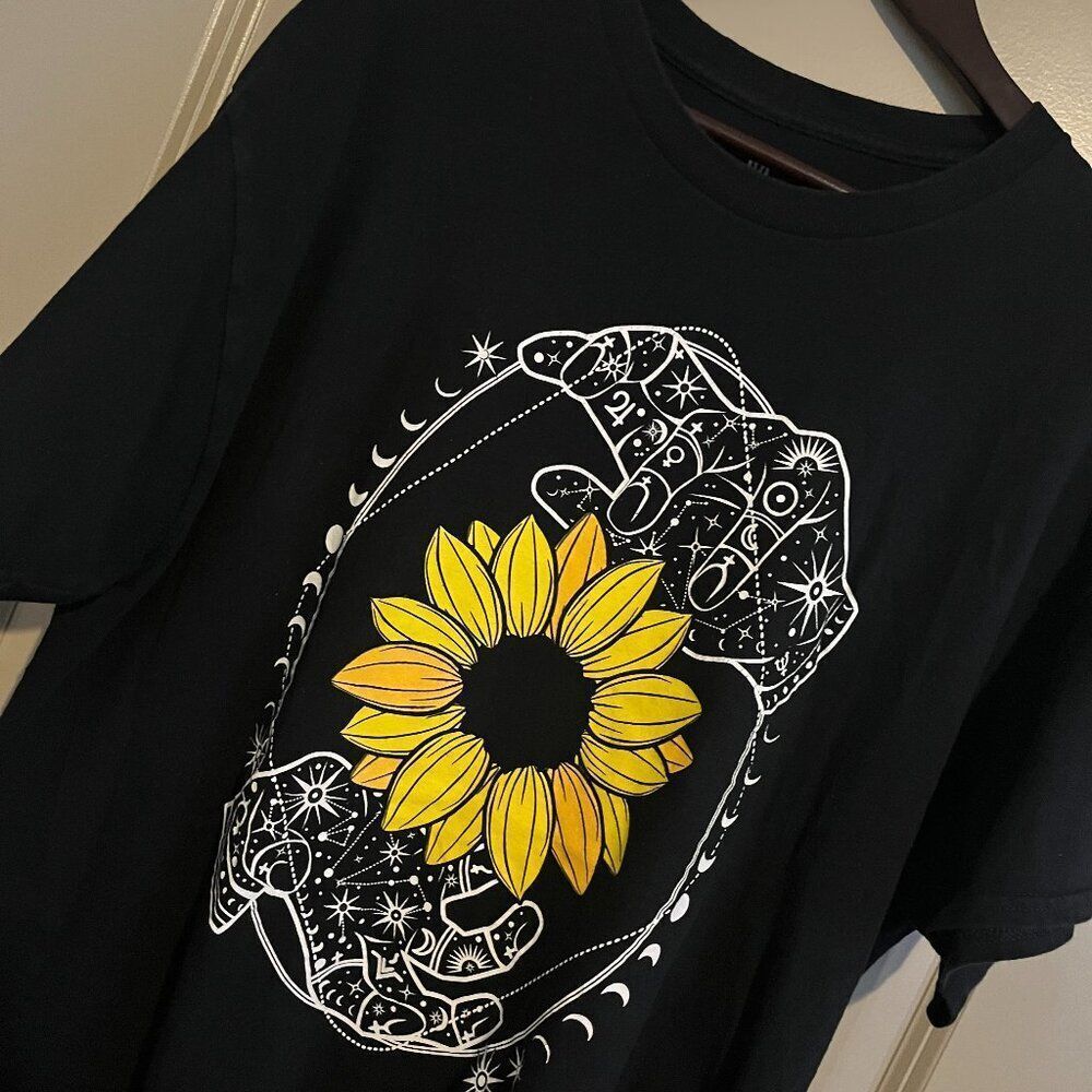 Women's Sunflower Short Sleeve Shirt XL